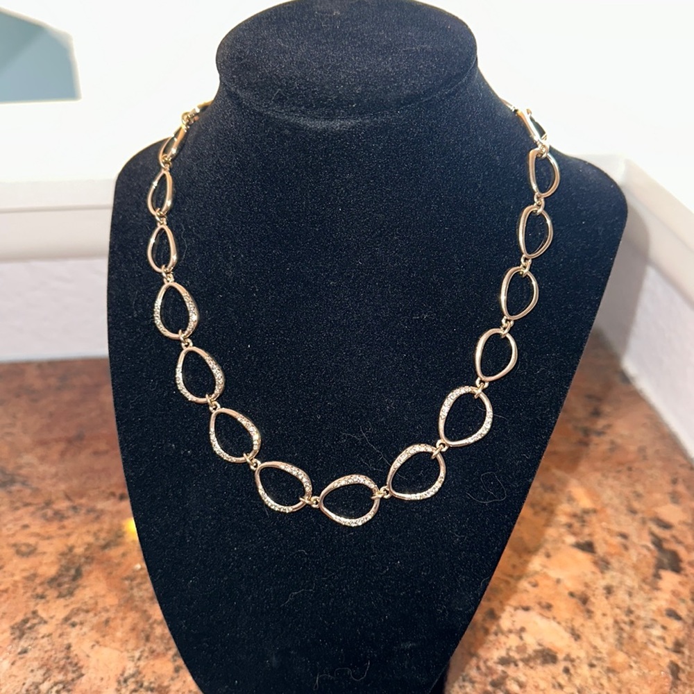 Kenneth Cole gold tone necklace